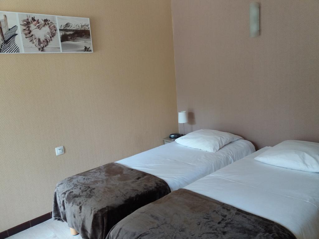 Acacias Hotel Motel วองเดส์ มองตาลิเวต์ ภายนอก รูปภาพ